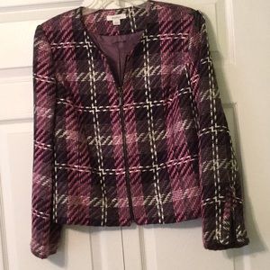 Don’t miss. Sophisticated jacket!!